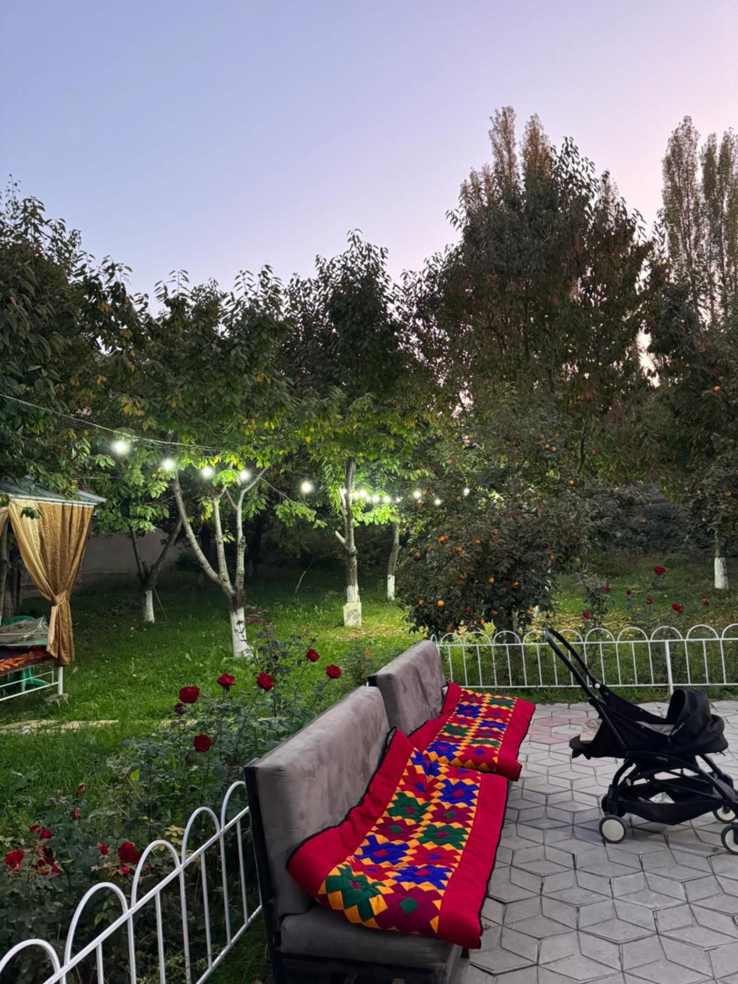 Дом 14 Bed & Breakfast Osh Exterior photo